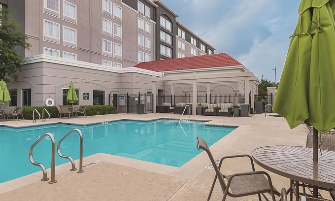 Arlington Hotel | 2 Cozy Rooms Just Steps from Six Flags Excitement & Cowboy Legends!