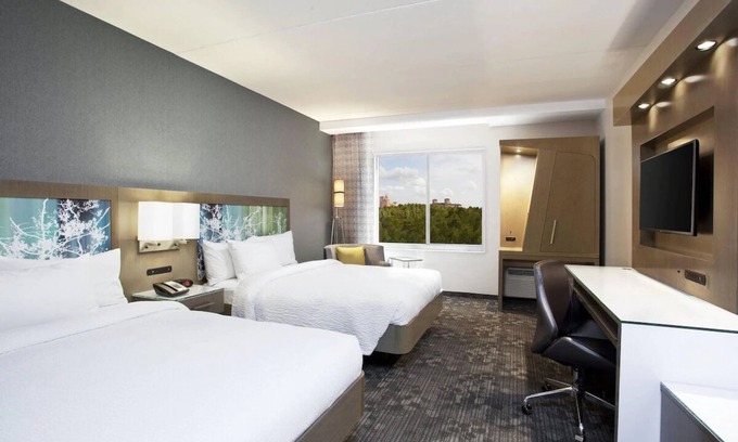 Orlando Hotel | 2 Cozy Suites w/ Pool Access & Helpful Staff – Ideal for Family Stays Near Parks