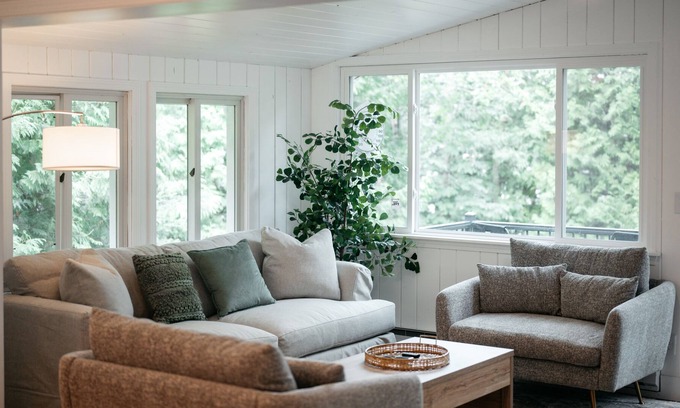 Cedar Cabaña | 2 Cozy Waterfront Cottages on Lime Lake