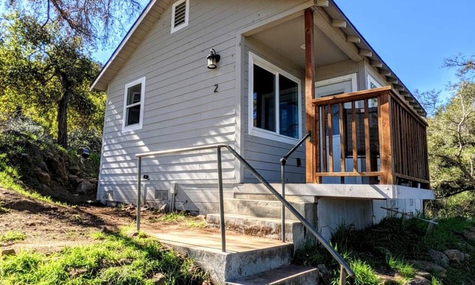 Pauma Valley Cabina | # 2. Eagle's Perch - 1 Bedroom Cabin with Fireplace & Views