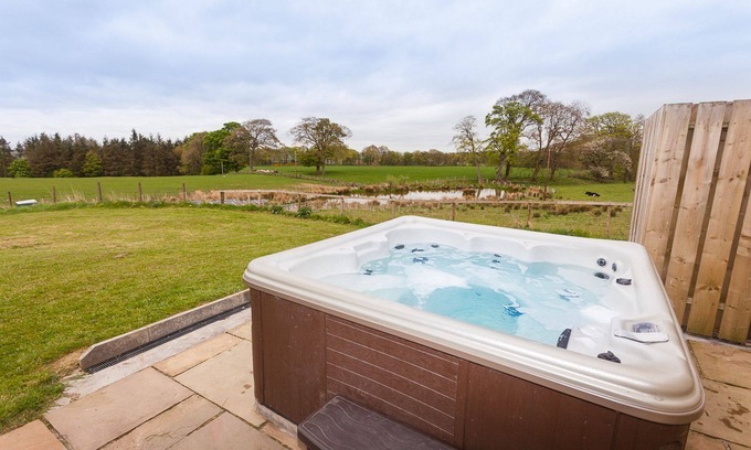 Linlithgow Apartamento | 2 Eden Cottage - sleeps 8 guests in 3 bedrooms