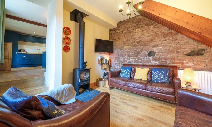 Armathwaite Cabaña | 2 Eden Grove Cottages - 3-Bedroom Cottage (Dog-friendly)