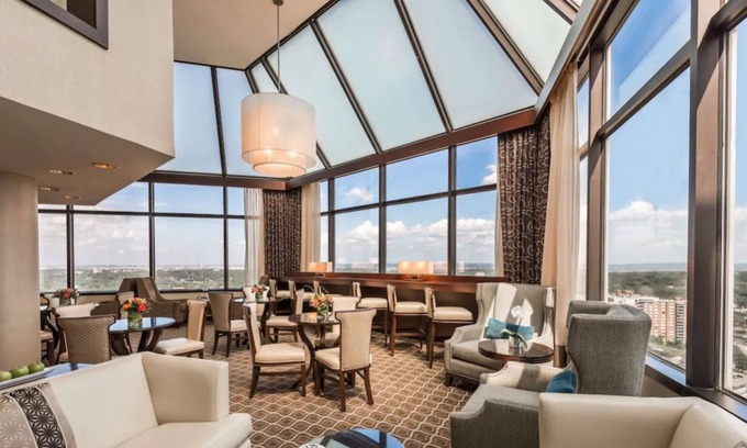 Alexandria West Casa | 2 Family-Friendly Units, Near Old Town Alexandria, Pool, Onsite Restaurant