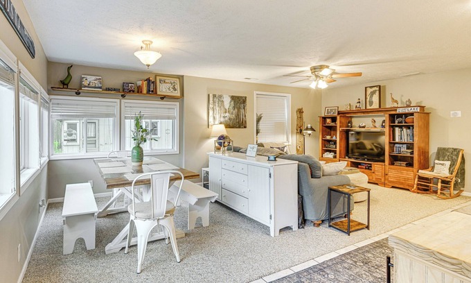 Mecosta Cabaña | 2 Fire Pits & Lake Access: Cozy Mecosta Getaway!
