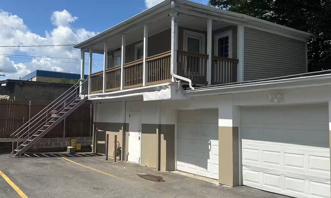 Central Falls Apartamento | 2 floor apartment