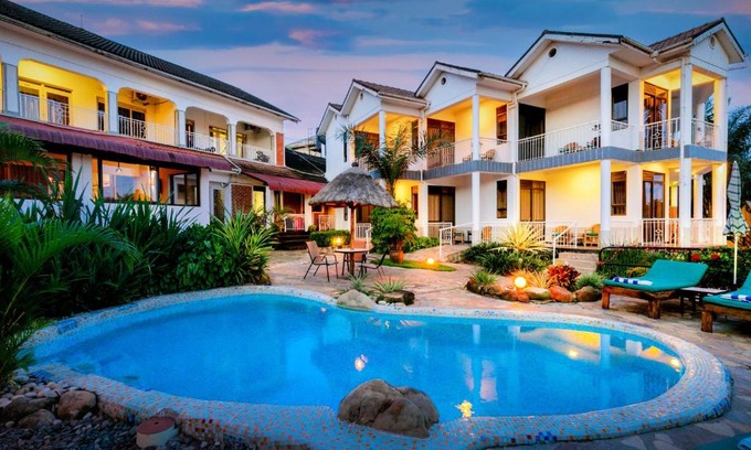 Entebbe Complejo | 2 Friends Beach Hotel