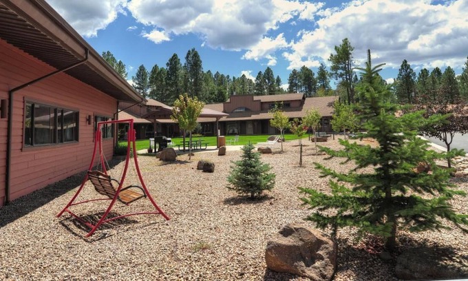 Pinetop Complejo | 2 Great Units, Listen to the Forest Sounds From Your Private Porch!