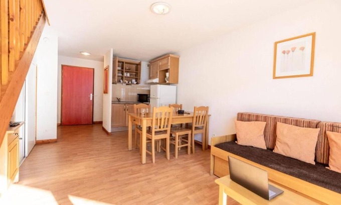 Les Bottieres Casa | 2 Group & Family-Sized Units with Kitchenettes | Pet-Friendly | Steps to Slopes