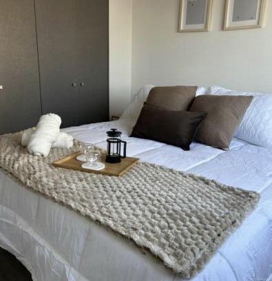 Yerbas Buenas Apartamento | 2 habitaciones, a pasos del metro ñuble con WIFI