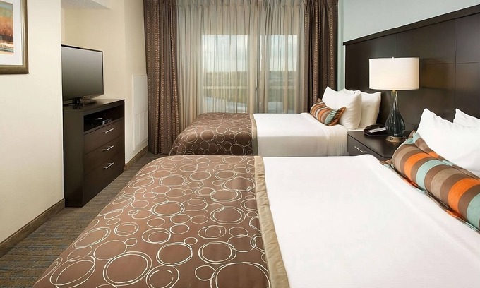 Las Colinas Hotel | 2 Home-like Suites w/ Full Kitchen! Pool, Parking! Near Museum of Biblical Art!