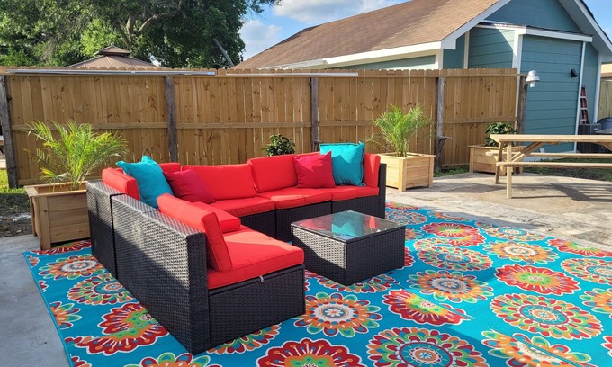 Nassau Bay Casa | 2 Homes*Kemah*NASA* 2 Hot Tubs*Arcade Games