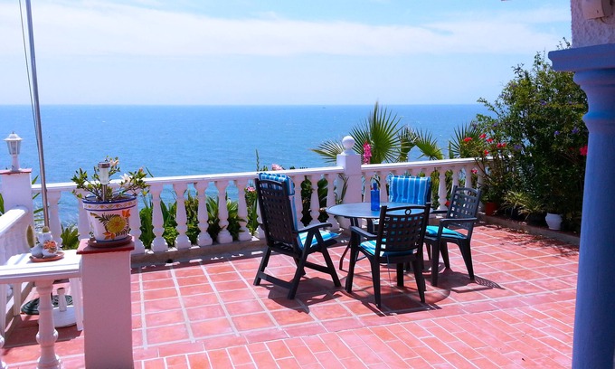El Faro Villa | 2 Casa frente al mar. Con jardín, piscinas y WI-FI potente. costabonita España