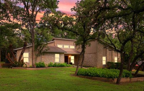 San Marcos Casa | 2 King Bedrooms in Texas Hill Country Relaxing Oasis