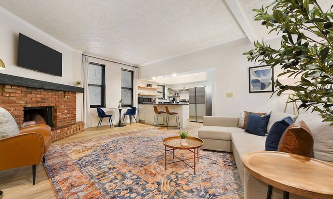 Central Northside Condominio | 2 King Beds, Walkable Condo in Mexican War Streets