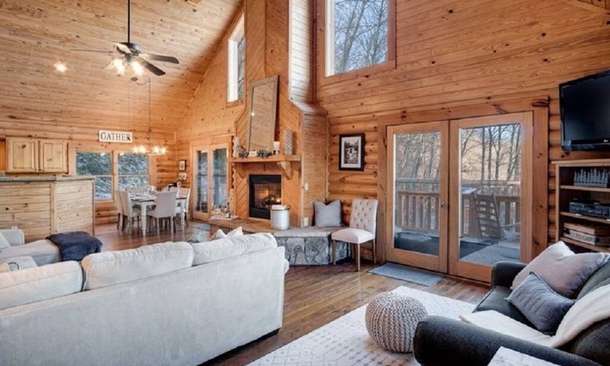 Waynesville Cabina | 2 King Masters, Game Room, Fire Pit, Views