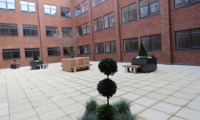 Luton Apartamento | 2 Level American Loft Style Apartment With Balcony