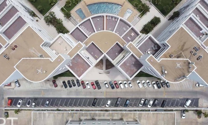 South Padre Island Condominio | 2 Level Beachfront Luxury 2 Bedroom Home by RedAwning