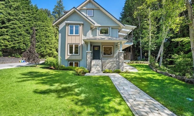 Coquitlam Casa | 2 Level Suite ~ Tranquil & Relaxing ~ Creekside