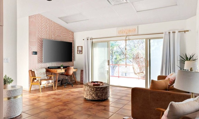 Brushy Bend Park Casa | 2 Luxury Homes | Group Retreats | Games | Fire Pit