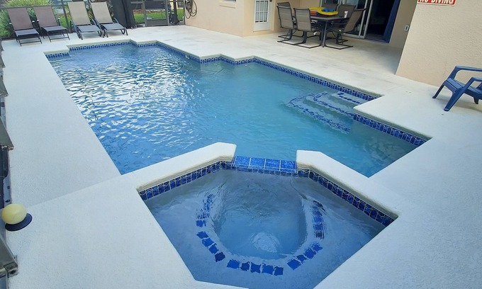 Calabay Parc Casa | Hermosa casa de vacaciones moderna en Davenport