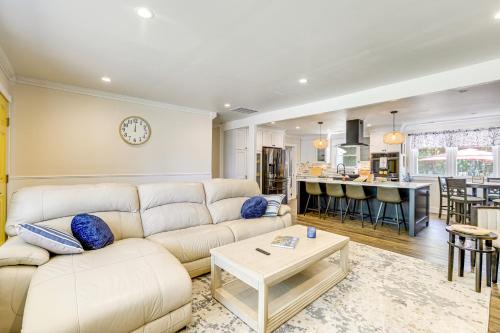 Lower Township Casa | 2 Mi to Beach BBQ-Ready Home in North Cape May!