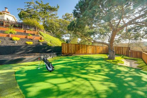 Del Rey Oaks Casa | 2 Mi to Beach Home with Patio in Del Rey Oaks!