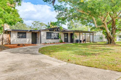 Cocoa Casa | 2 Mi to Cocoa Riverfront Park Home with Patio!