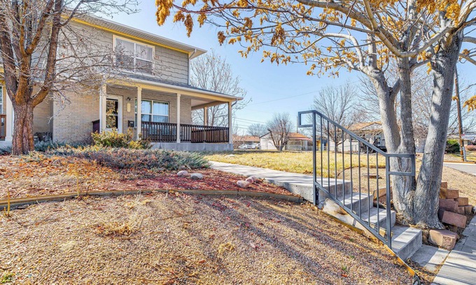 Northeast Park Hill Casa | 2 Mi to Denver Zoo: Family Home w/ Porch!