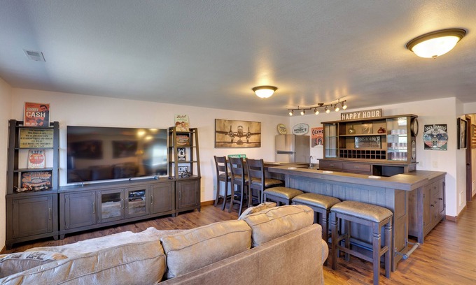 Sturgis Casa | 2 Mi to Downtown Sturgis: Quiet Ranch Home w/ View