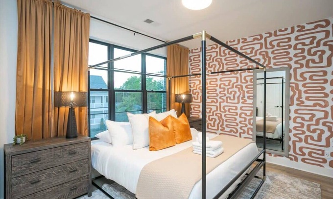 McFerrin Park Casa | April Discount! 2 Mi to DT + King Beds & Garage
