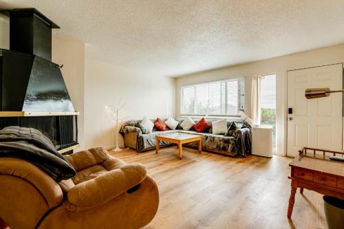 Northeast Reno Casa | 2 Mi to Dtwn Reno and UNR City-View Townhome!