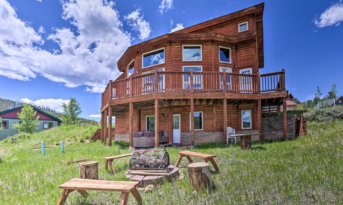 Innsbruck Val Moritz Casa | 2 Mi to Granby Ranch Granby Home with Hot Tub!