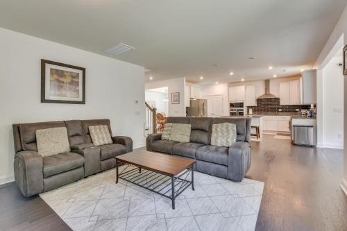 South Belmont Casa | 2 Mi to Historic Dtwn Belmont Family Gem with Patio