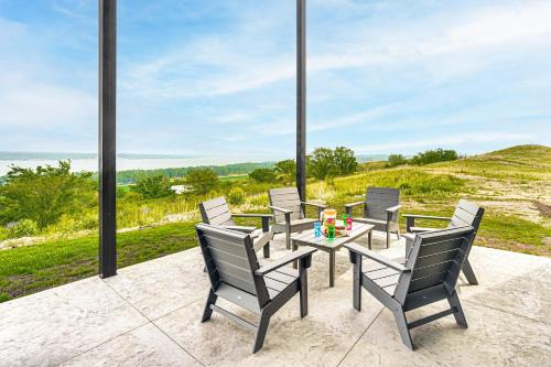 Crofton Casa | 2 Mi to Lewis and Clark Lake Spacious Getaway