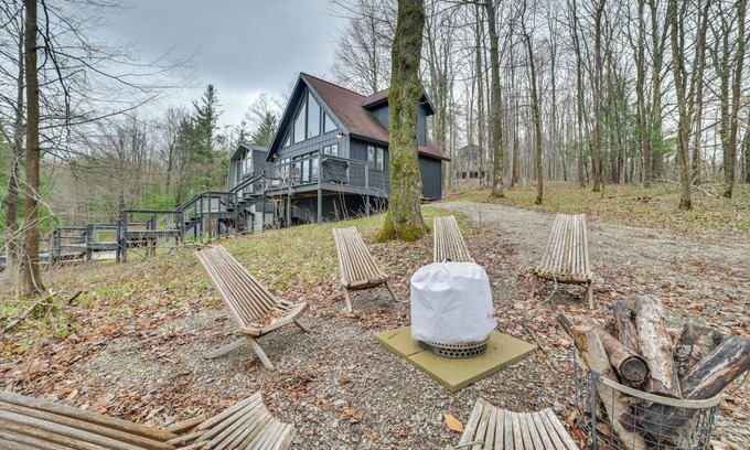 Harbor Springs Cabina | 2 Mi to Nubs Nob Resort: All-Season Michigan Haven