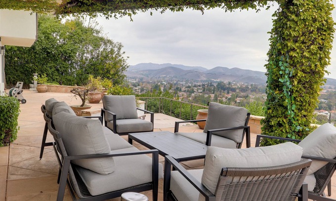 Westlake Village Casa | 2 Mi to Promenade at Westlake: Mtn-View Haven!