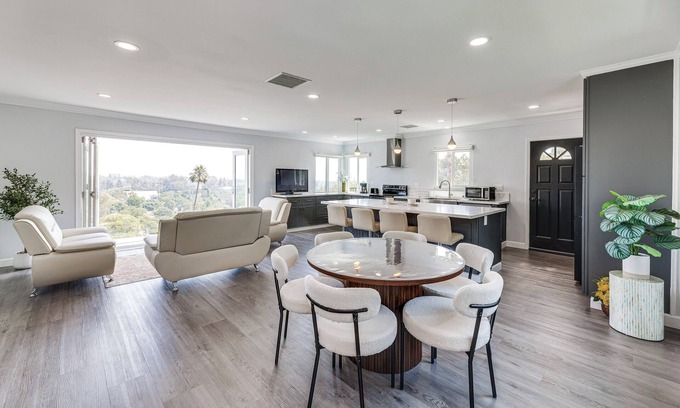 South Arroyo Casa | 2 Mi to Rose Bowl Stadium: Mtn-View Gem w/ Patio