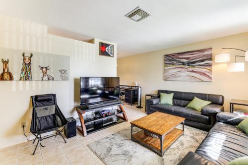 Riviera Beach Casa | 2 Mi to Shore Riviera Beach Retreat with Yard