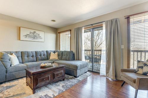 Notch Estates Apartamento | 2 Mi to Silver Dollar City Condo in Branson West