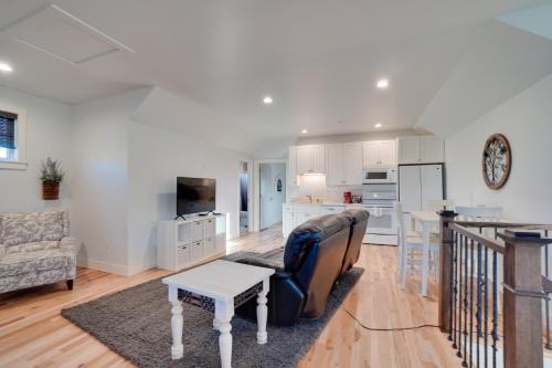 Castle Rock Casa | 2 Mi to Town Castle Rock Retreat with Fireplace!
