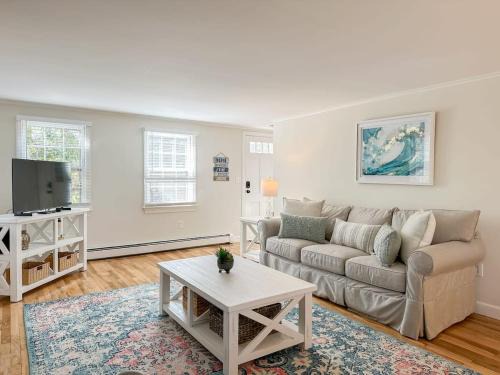 Eastham Casa | 2 Miles to Nauset & Coast Guard Beach Dog Friendly