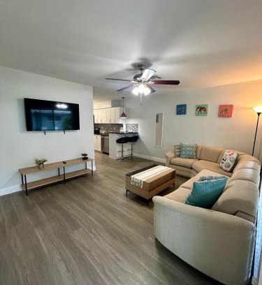 Lauderdale-by-the-Sea Apartamento | 2 min walk to beach with free parking at Lauderdale 21-3