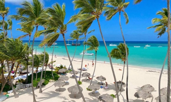 Playa Bibijagua Apartamento | 2 Minute Walk to Beach 1bdrm Condo with Pool