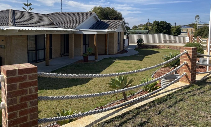 Ledge Point Casa | 2 minute walk to the beach