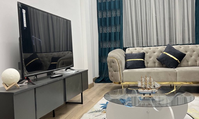 Esenyurt Apartamento | 2 minutes walk to shopping centre, metro bus station with city views