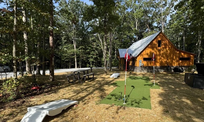 Rising Fawn Cabina | 2 Mountain Cabins - Each with a hot tub, fire pit and covered patio - putting green & corn hole