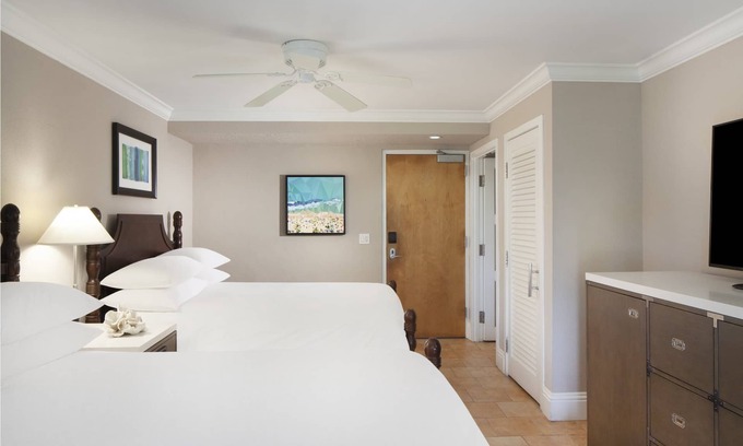Historic Seaport Hotel | 2 Oceanfront Two Queen, Pier House Resort, Beach Access, Pet-Friendly, Duval St.