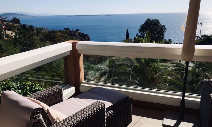 Theoule-Superieur Apartamento | VISTA AL MAR APARTAMENTO REFINADO, piscina, garaje