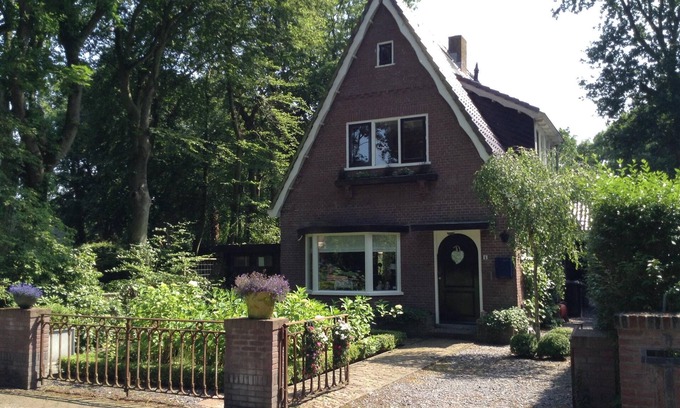 Bergen Casa | 2 pers. Villa donja muy idílica. Directamente en el bosque y cerca de la playa.