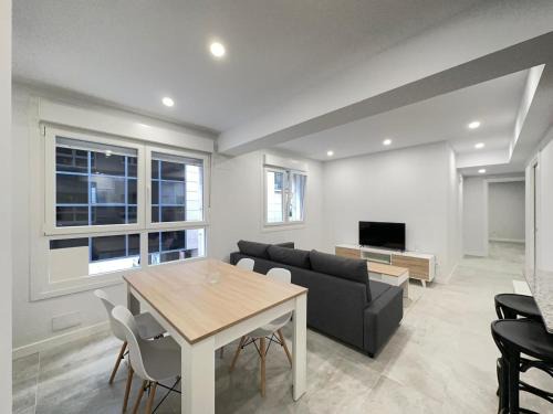 Maria Auxiliadora Apartamento | 2 Piso 2 habitaciones centro al lado de Príncipe 2 - HomeyGalicia
